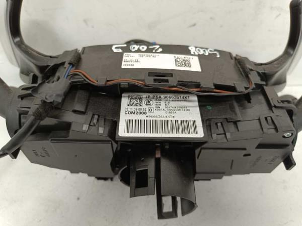 COMMODO CITROEN / PEUGEOT - Vue 3